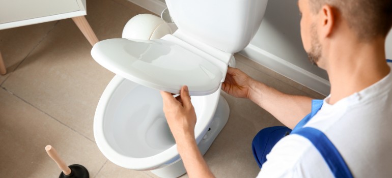 toilet plumbing repair service